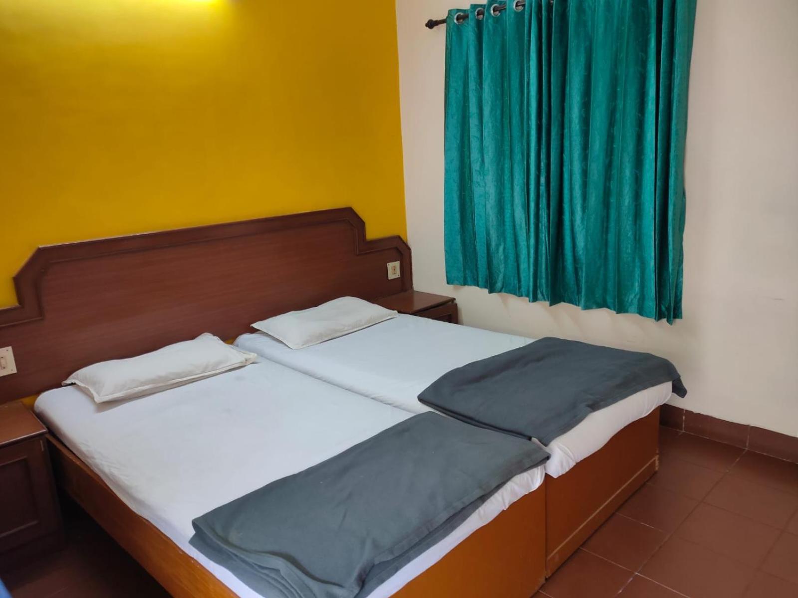 Anjana Hotels Theni Luaran gambar