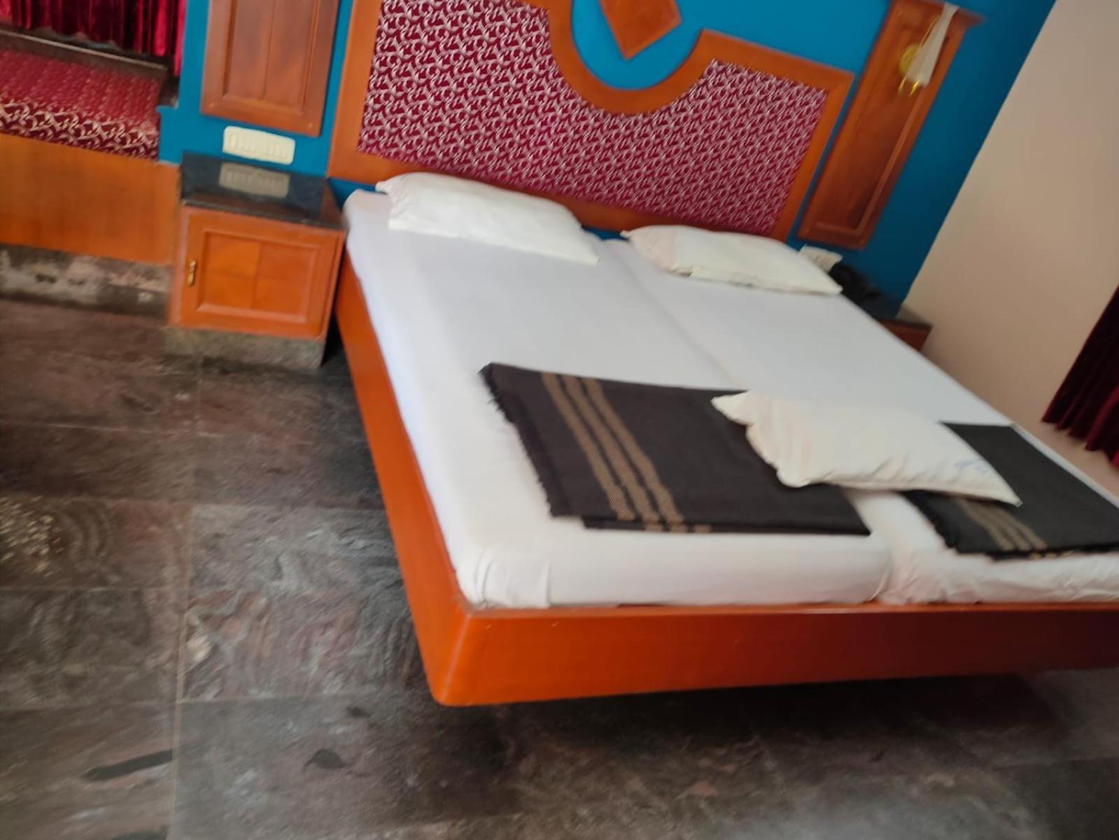 Anjana Hotels Theni Luaran gambar
