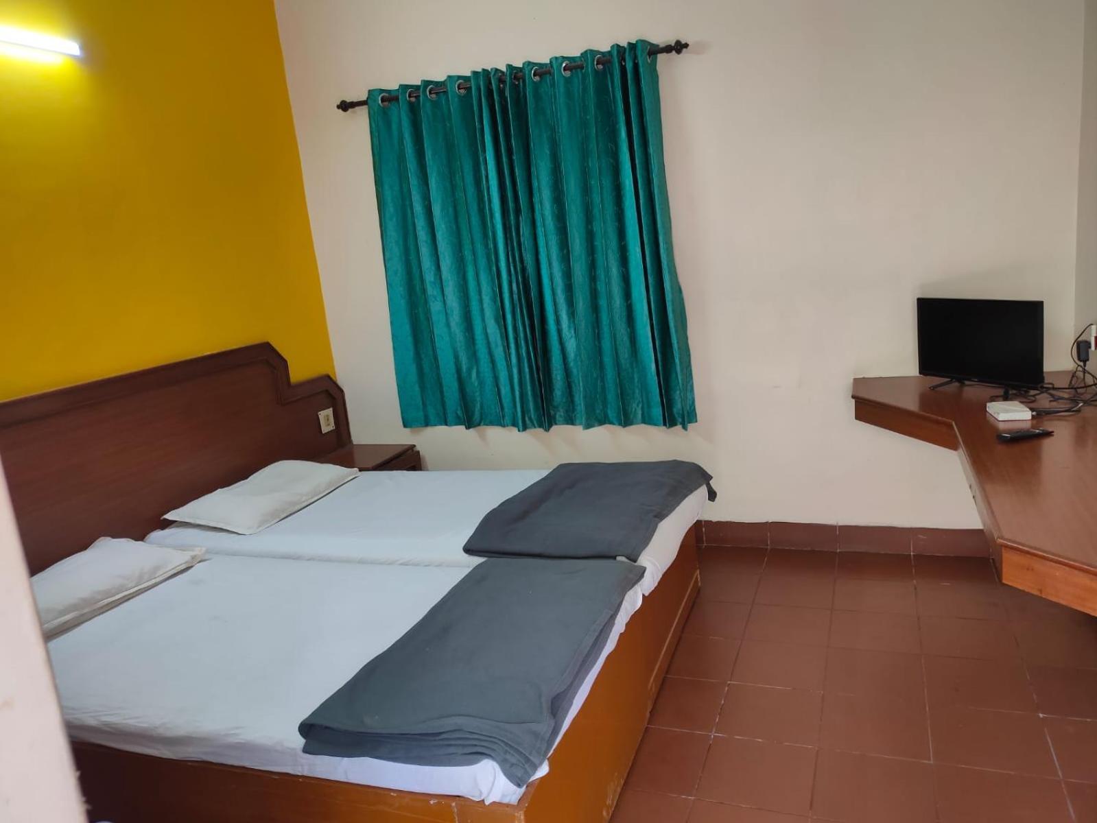 Anjana Hotels Theni Luaran gambar