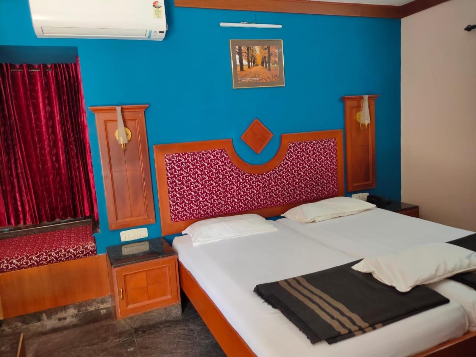 Anjana Hotels Theni Luaran gambar